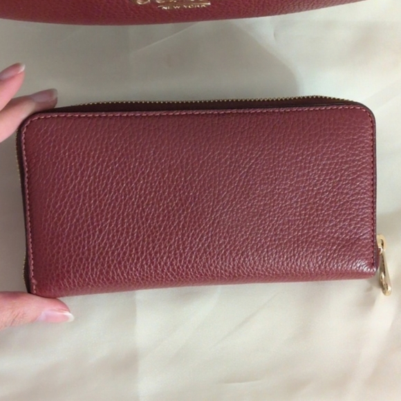 Coach Mara Hobo Shoulder Bag And Wallet Set In Cherry Pebble Leather W/ Dustbag - Picture 12 of 15